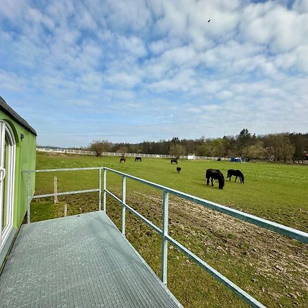 Glamping - Stylova Maringotka V Srdci Ladova Kraje, Pobliz Hlavniho Mesta Prahy Stribrna Skalice 外观 照片