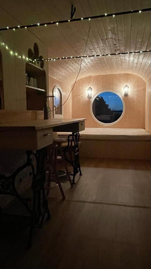 Glamping - Stylova Maringotka V Srdci Ladova Kraje, Pobliz Hlavniho Mesta Prahy Stribrna Skalice 外观 照片